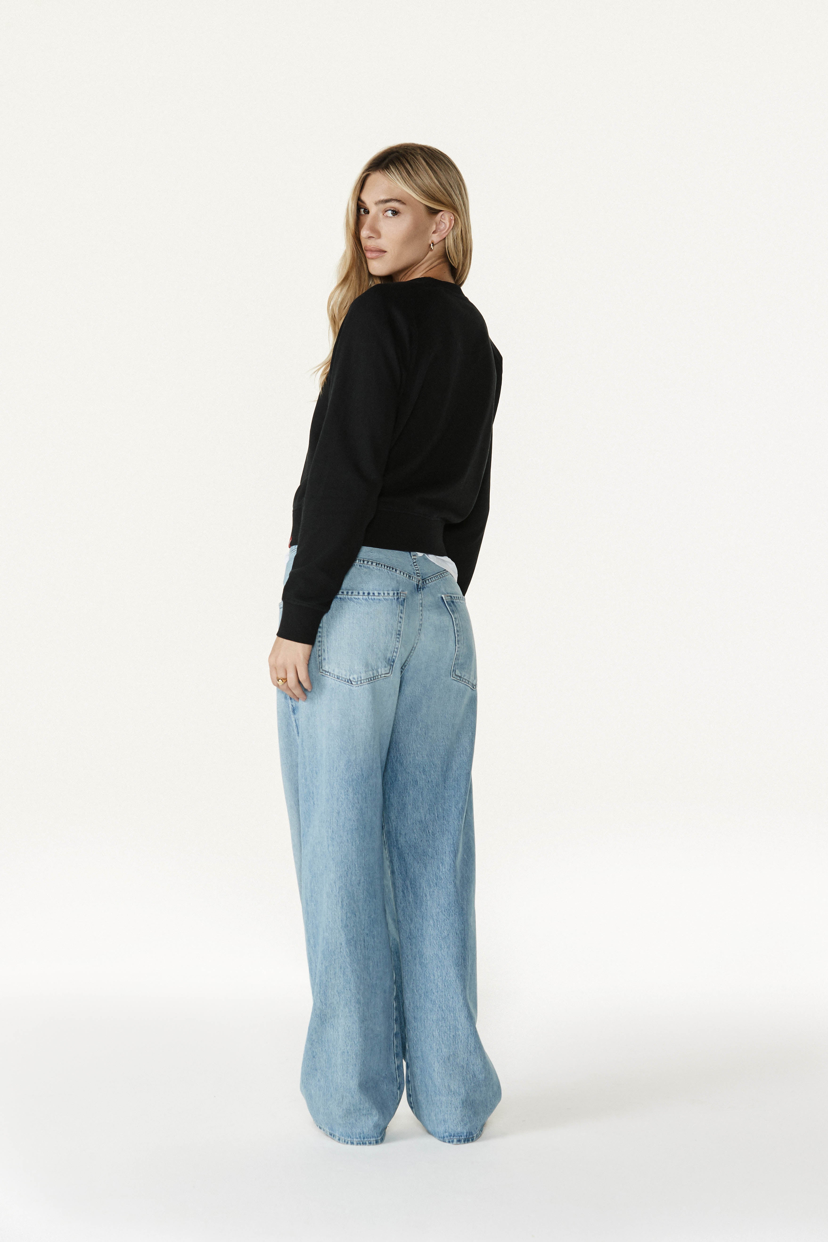 WOMEN'S ASHLYN CREWNECK - Sportiqe Apparel