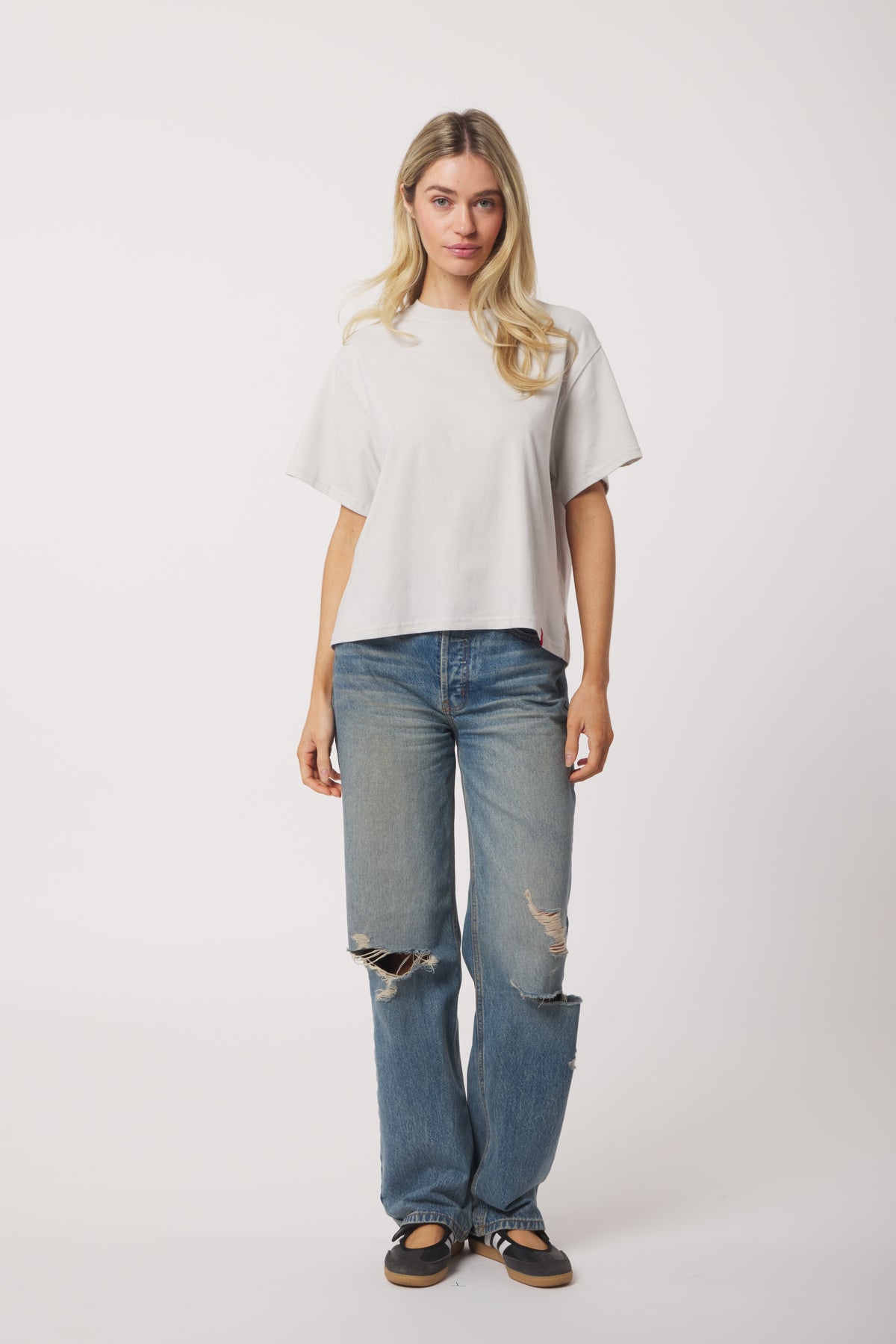 WOMEN'S DOVE CARTER TEE - Sportiqe Apparel 