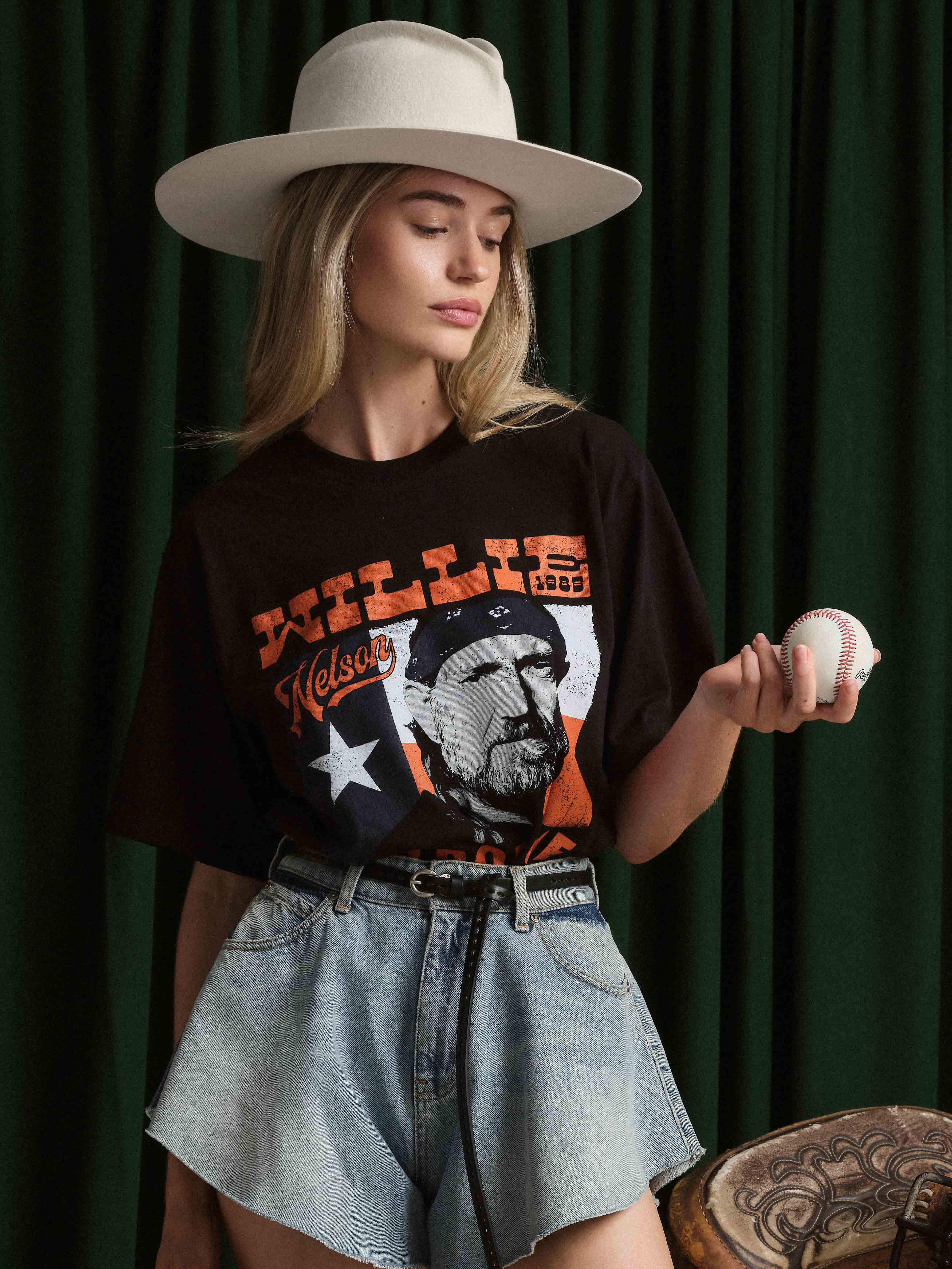 CENTER FIELD WILLIE NELSON x HOUSTON ASTRODOME DUKE TEE