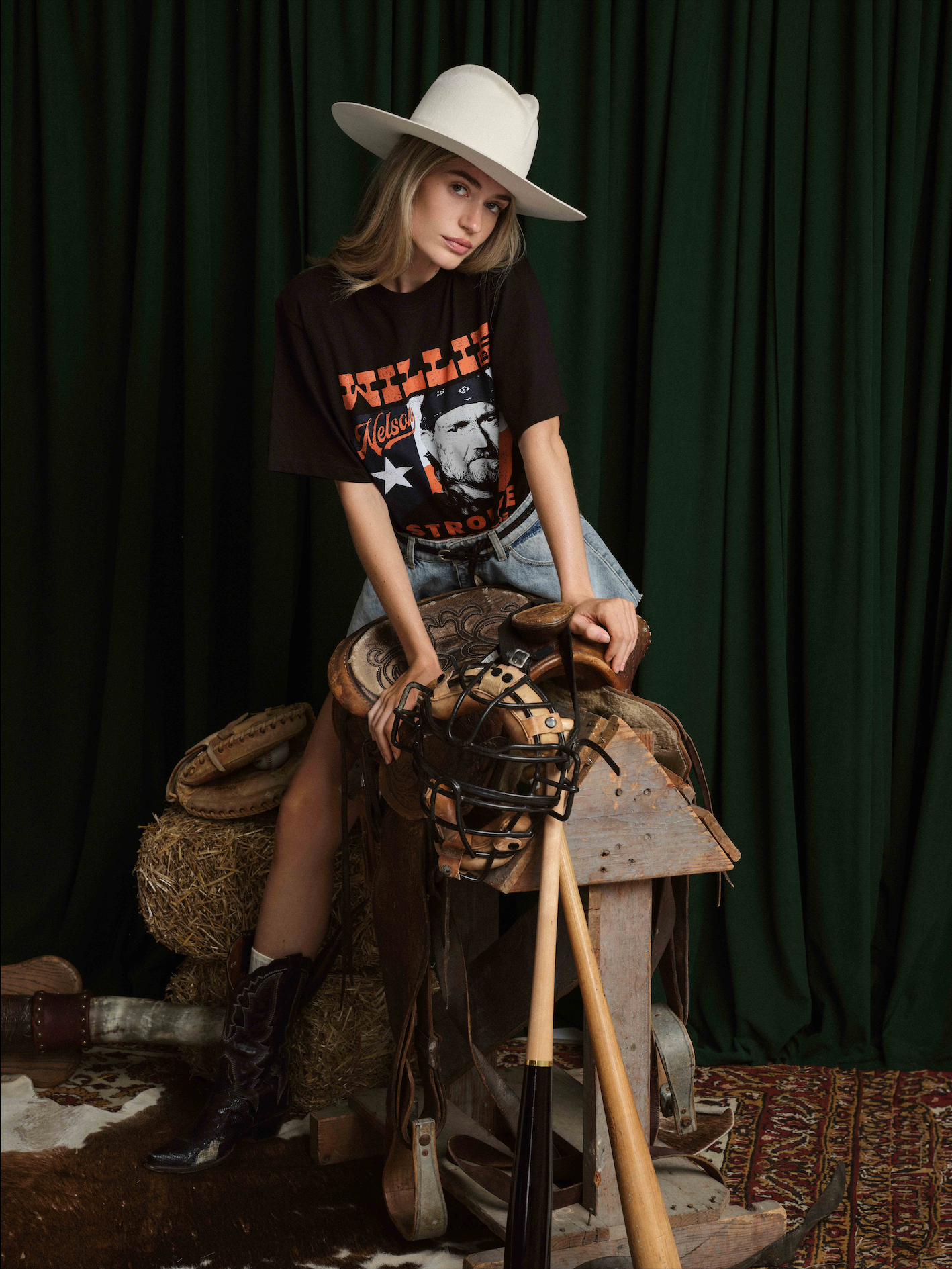 CENTER FIELD WILLIE NELSON X HOUSTON COMFY TEE - Sportiqe Apparel 